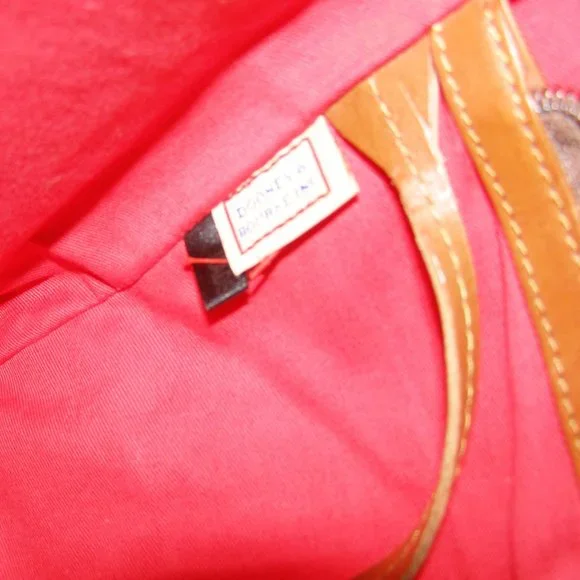 💜👜 Dooney & Bourke Purple Patent leather tote bag EUC - Picture 13 of 15